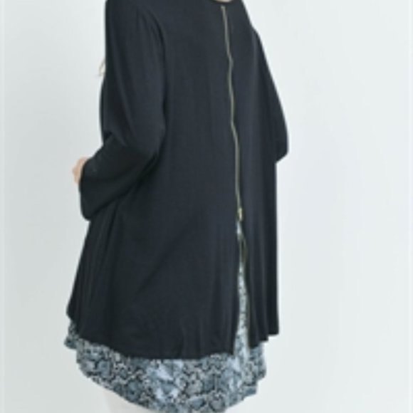 Plus 2X Avenue Black Animal Print Dual Layered Scoop Neck Zip BackTunic - Picture 2 of 12